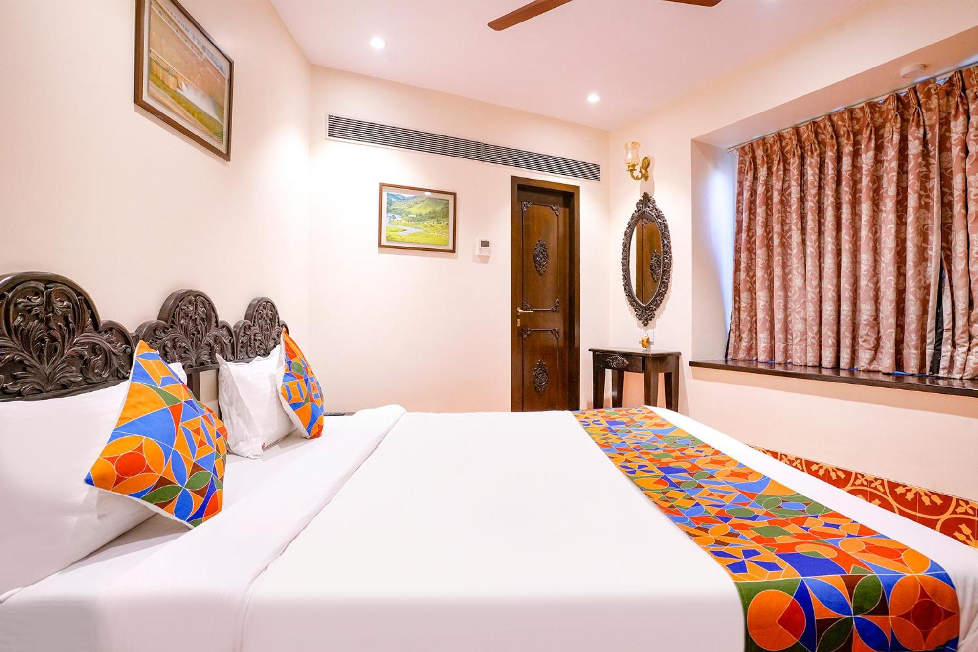 Fabhotel Corporate Jb Nagar Nr Airport * Bombaj