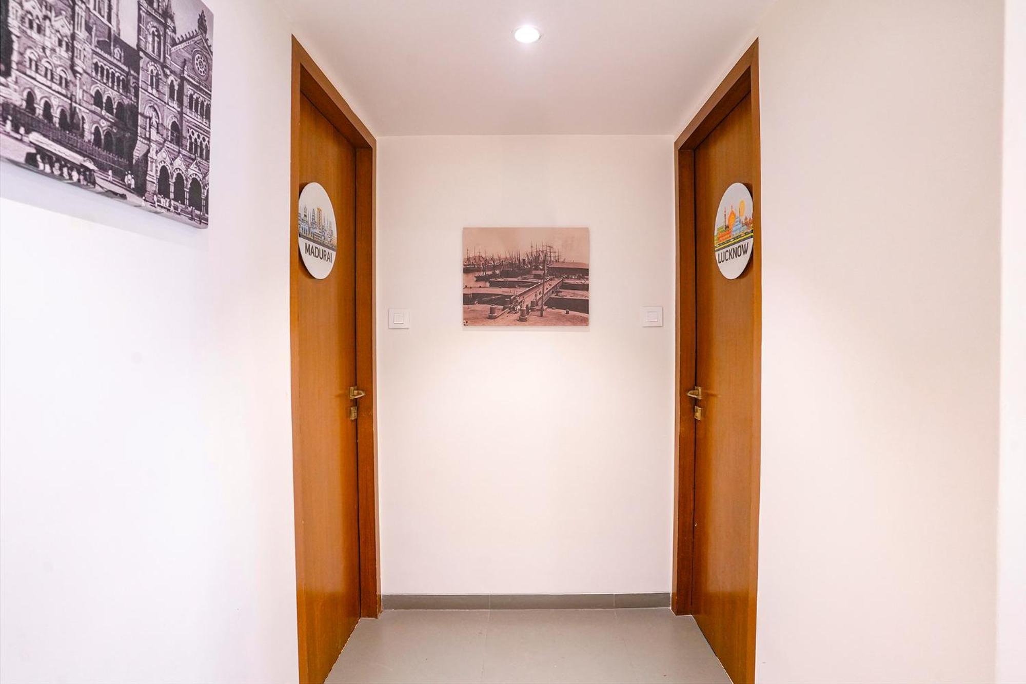Fabhotel Corporate Jb Nagar Nr Airport Bombaj